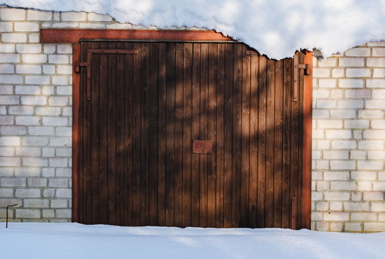 Garage door service in Elyria, OH