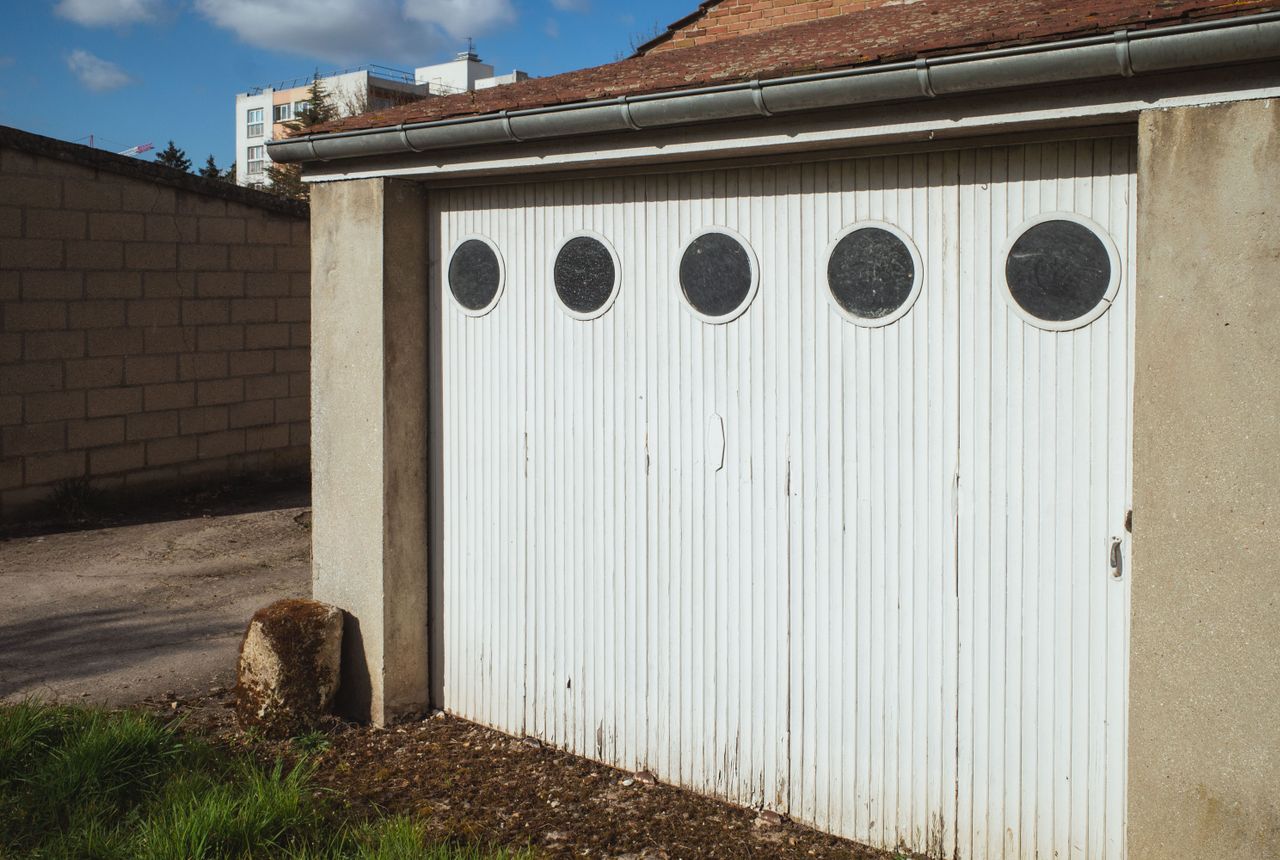 Garage door service in Elyria, OH